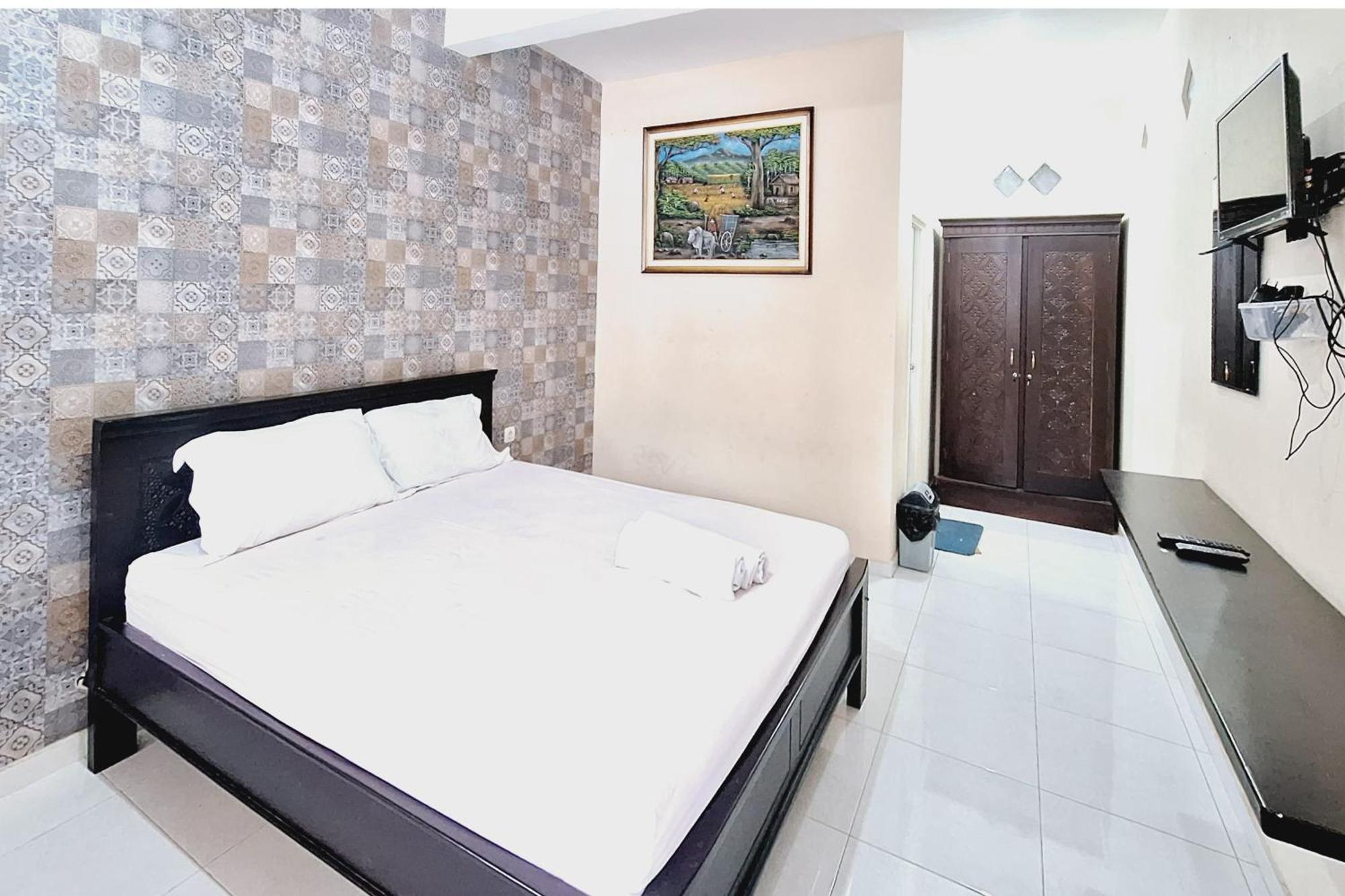 Villa Bukit Bunga Syariah Redpartner Pacet Mojokerto Exterior photo