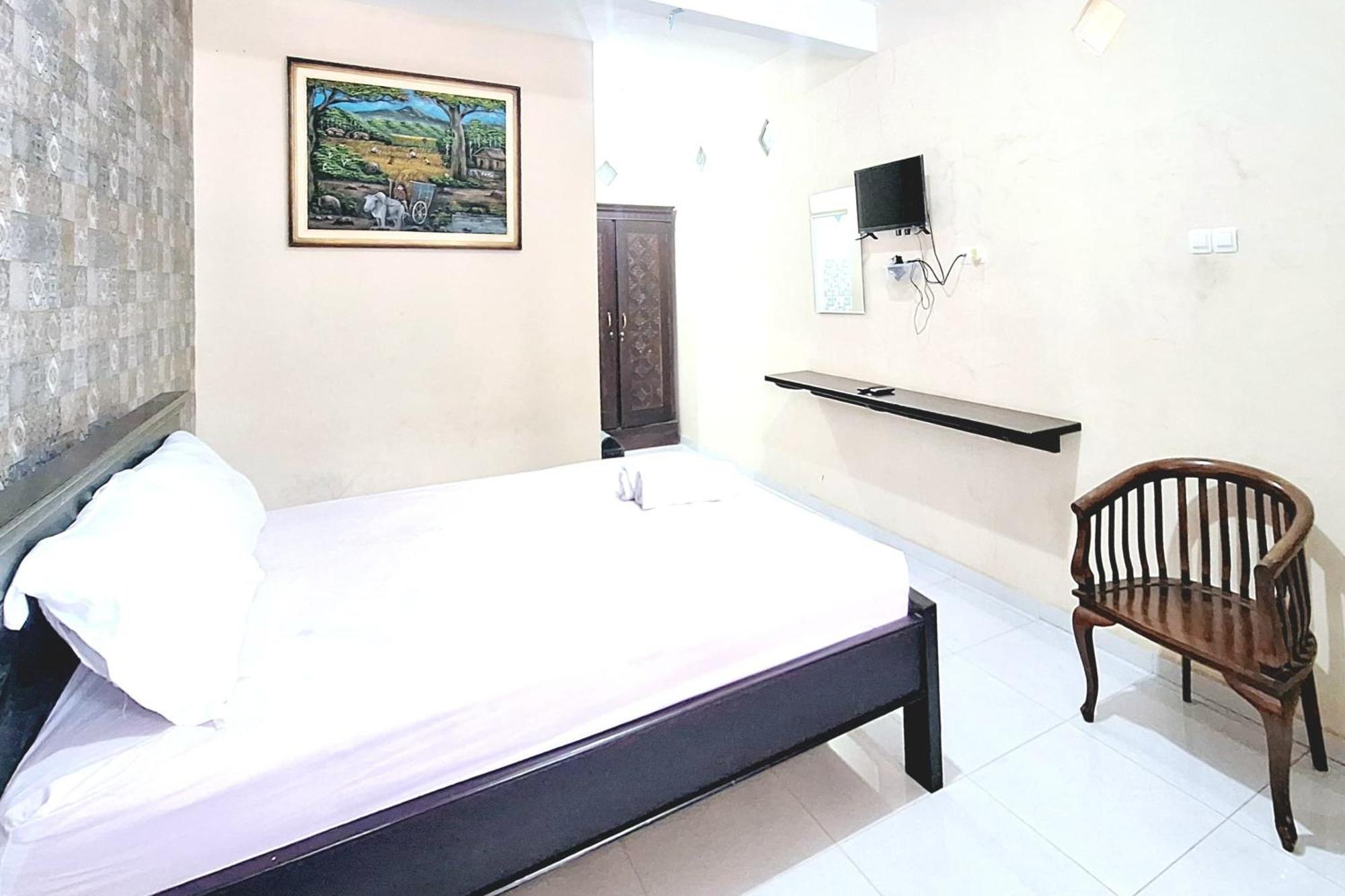 Villa Bukit Bunga Syariah Redpartner Pacet Mojokerto Exterior photo